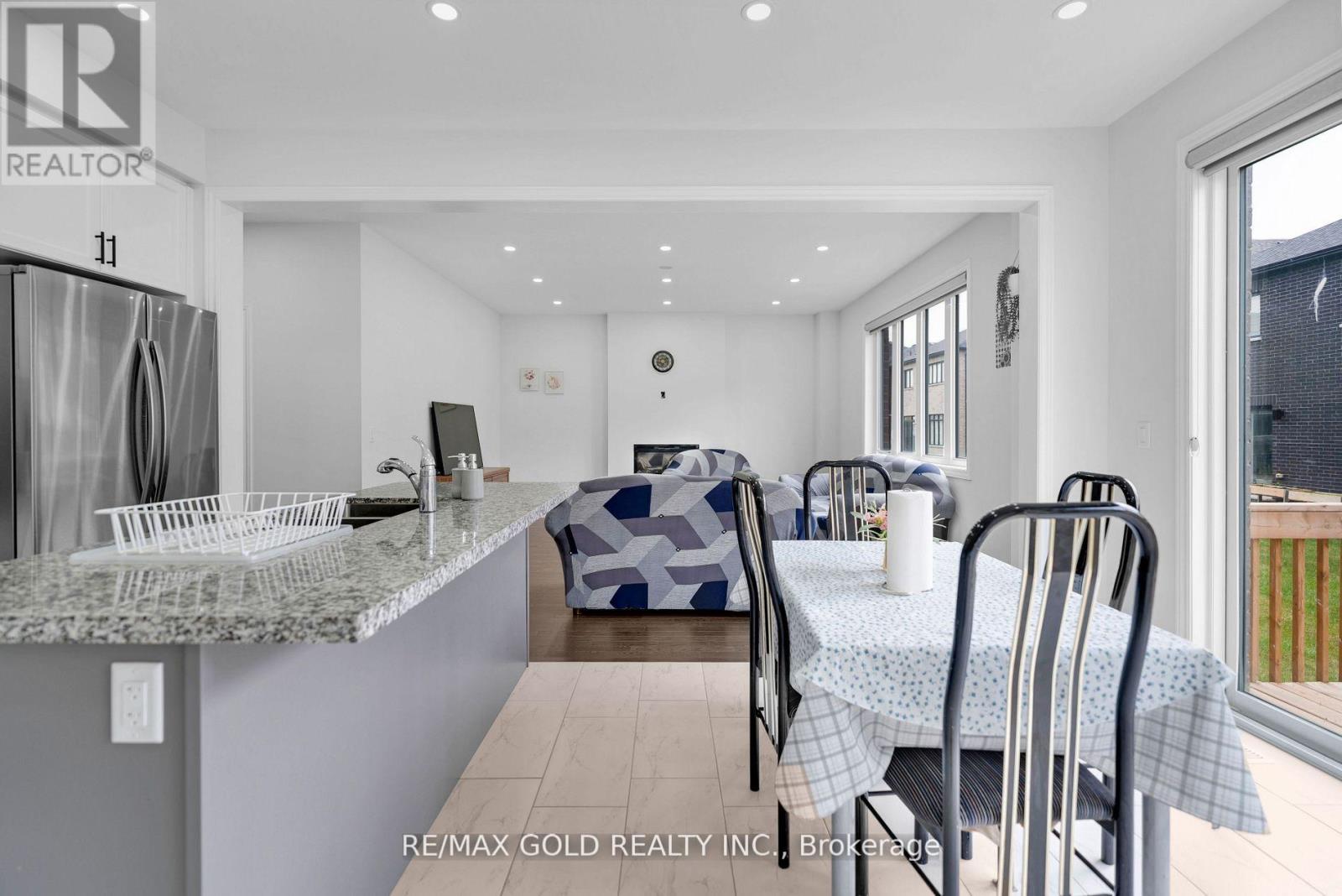 12 Vincena Road, Caledon, Ontario  L7C 1Z9 - Photo 23 - W12616122