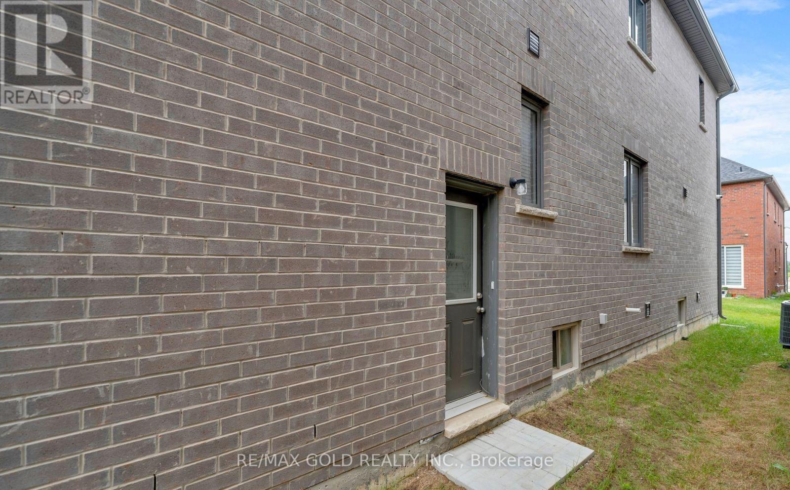 12 Vincena Road, Caledon, Ontario  L7C 1Z9 - Photo 38 - W12616122