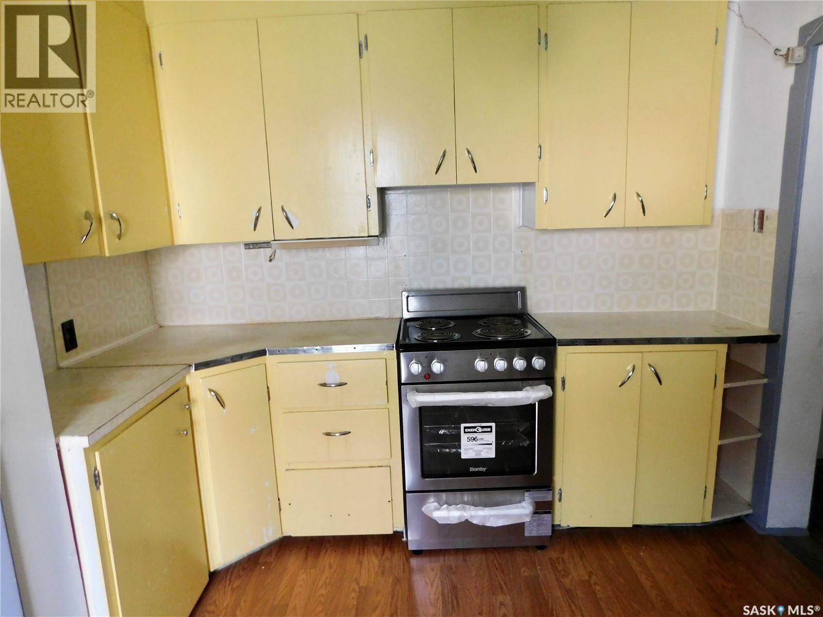 214 2nd Street E, Lafleche, Saskatchewan  S0H 3R0 - Photo 7 - SK995963