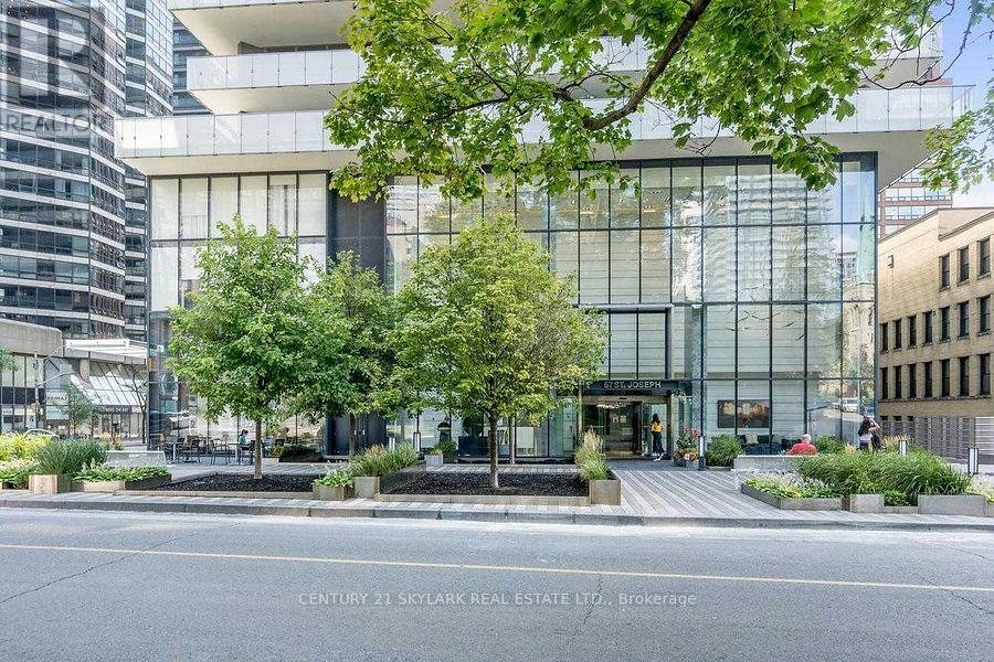 #1808 - 57 St Joseph Street, Toronto, Ontario  M5S 0C5 - Photo 26 - C12648834