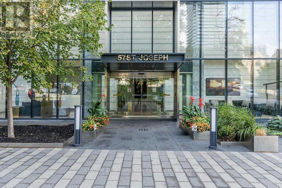 #1808 - 57 St Joseph Street, Toronto, Ontario  M5S 0C5 - Photo 3 - C12648834