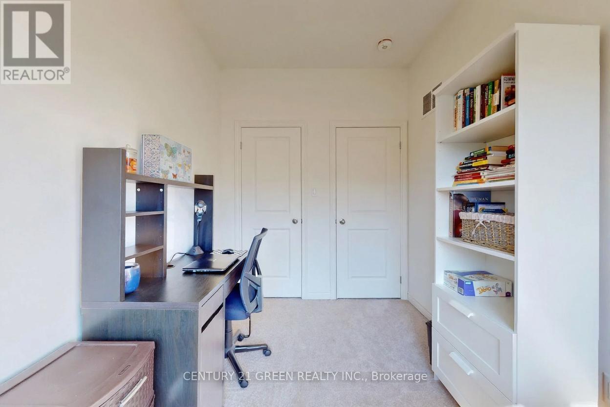 17 Haymarket Drive, Brampton, Ontario  L7A 5C3 - Photo 18 - W12648816