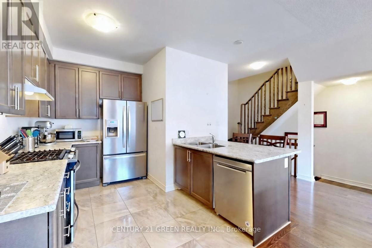 17 Haymarket Drive, Brampton, Ontario  L7A 5C3 - Photo 6 - W12648816