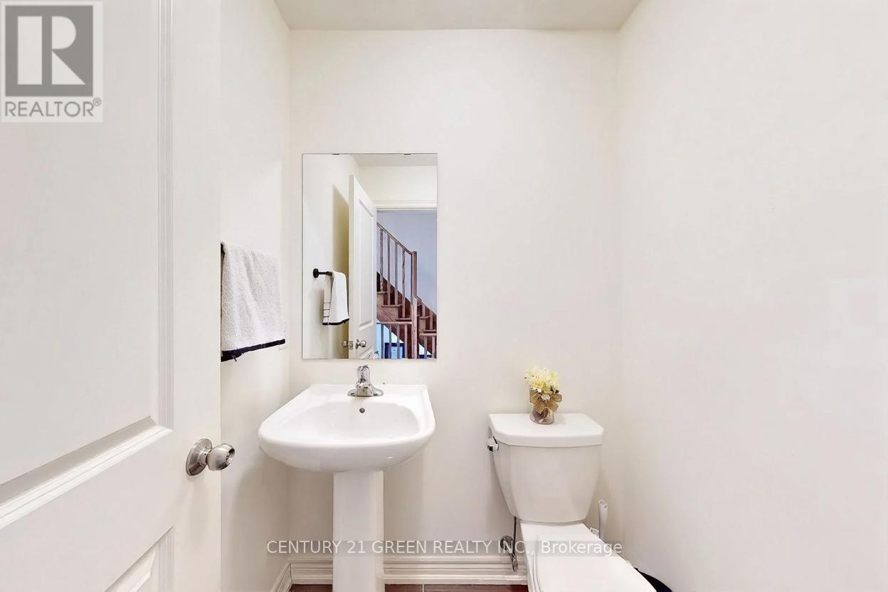 17 Haymarket Drive, Brampton, Ontario  L7A 5C3 - Photo 9 - W12648816