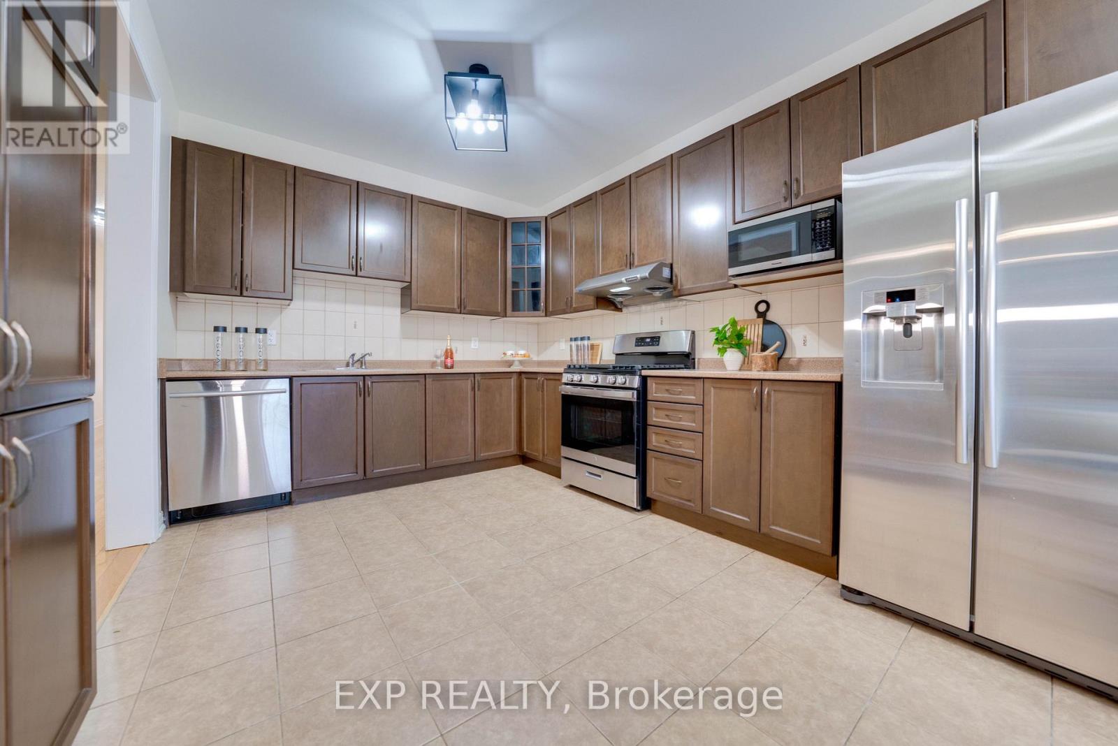 42 Arrowpoint Drive, Brampton, Ontario  L6Y 0Y8 - Photo 20 - W12648818