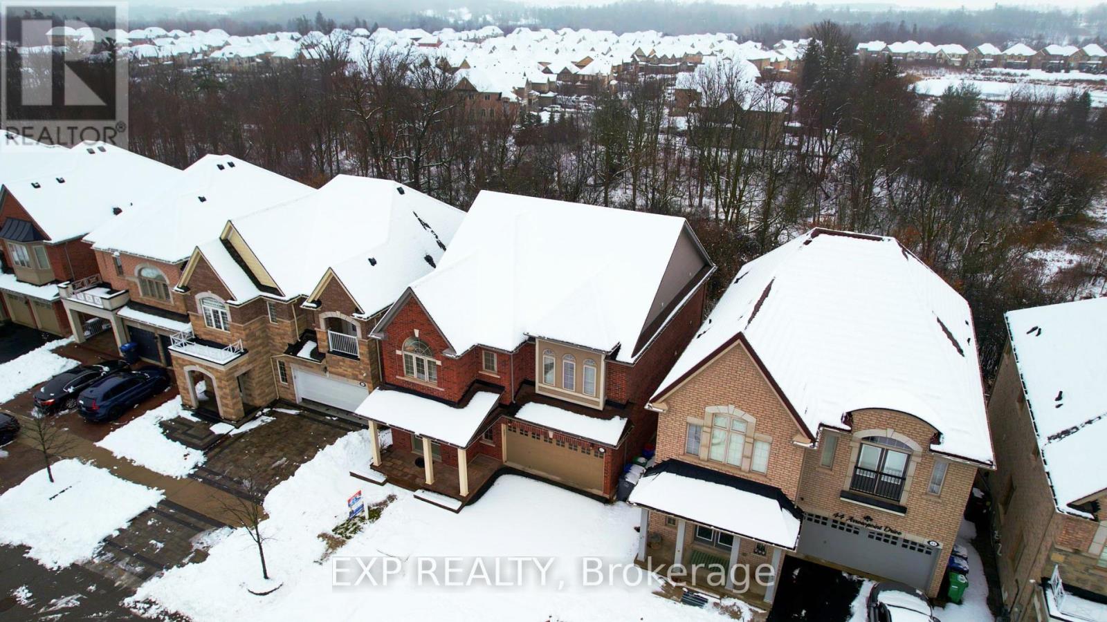 42 Arrowpoint Drive, Brampton, Ontario  L6Y 0Y8 - Photo 3 - W12648818