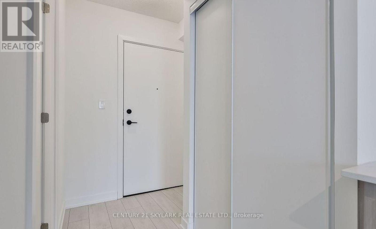 #411 - 556 Marlee Avenue, Toronto, Ontario  M6B 0B1 - Photo 6 - W12648838