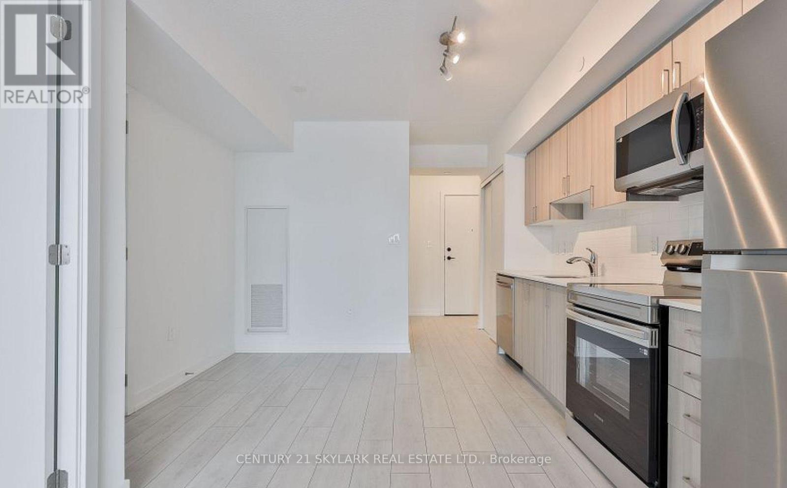 #411 - 556 Marlee Avenue, Toronto, Ontario  M6B 0B1 - Photo 9 - W12648838