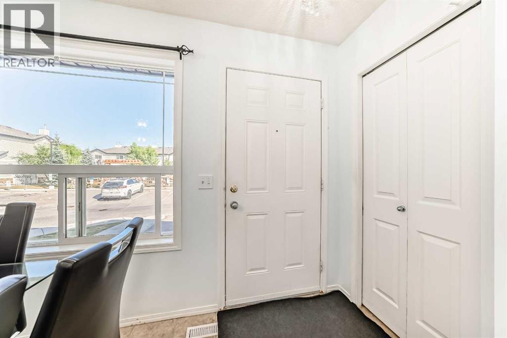 115 Saddlebrook Point Ne, Calgary, Alberta  T3J 0K3 - Photo 2 - A2258442