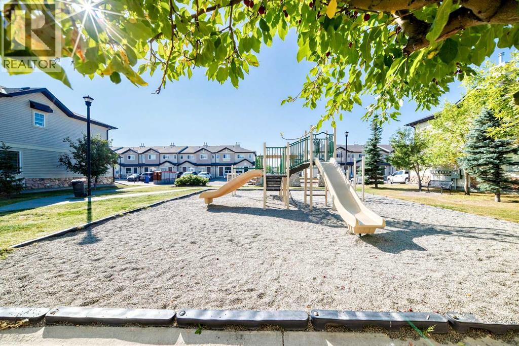 115 Saddlebrook Point Ne, Calgary, Alberta  T3J 0K3 - Photo 32 - A2258442