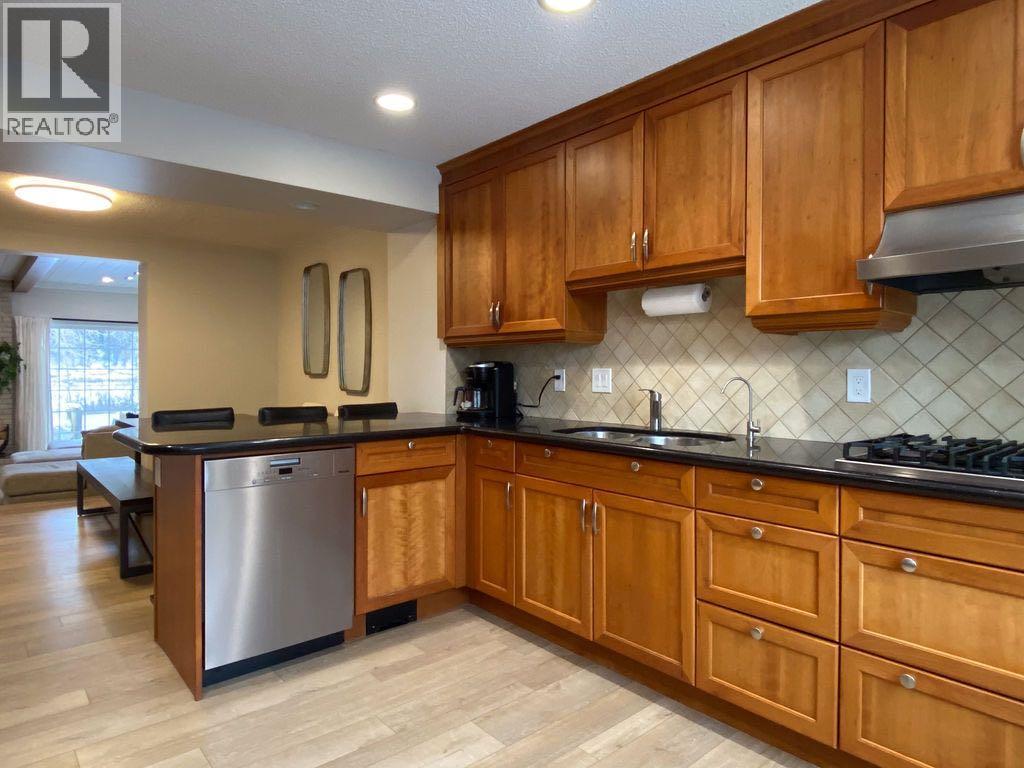 344 Point Mckay Gardens Nw, Calgary, Alberta  T3B 4V8 - Photo 5 - A2275896