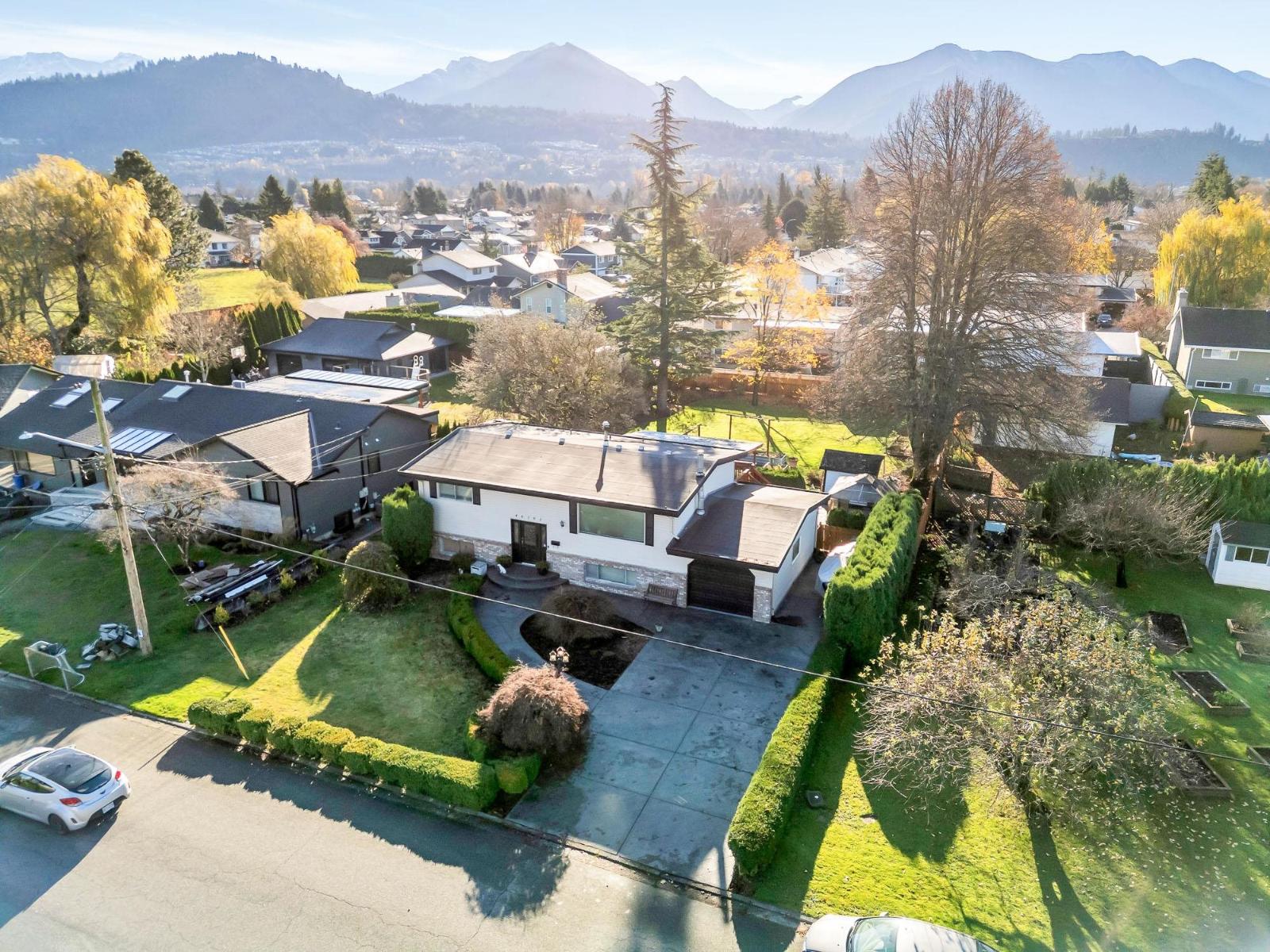 46102 Griffin Drive, Sardis East Vedder, Chilliwack, British Columbia  V2R 4C7 - Photo 1 - R3068749