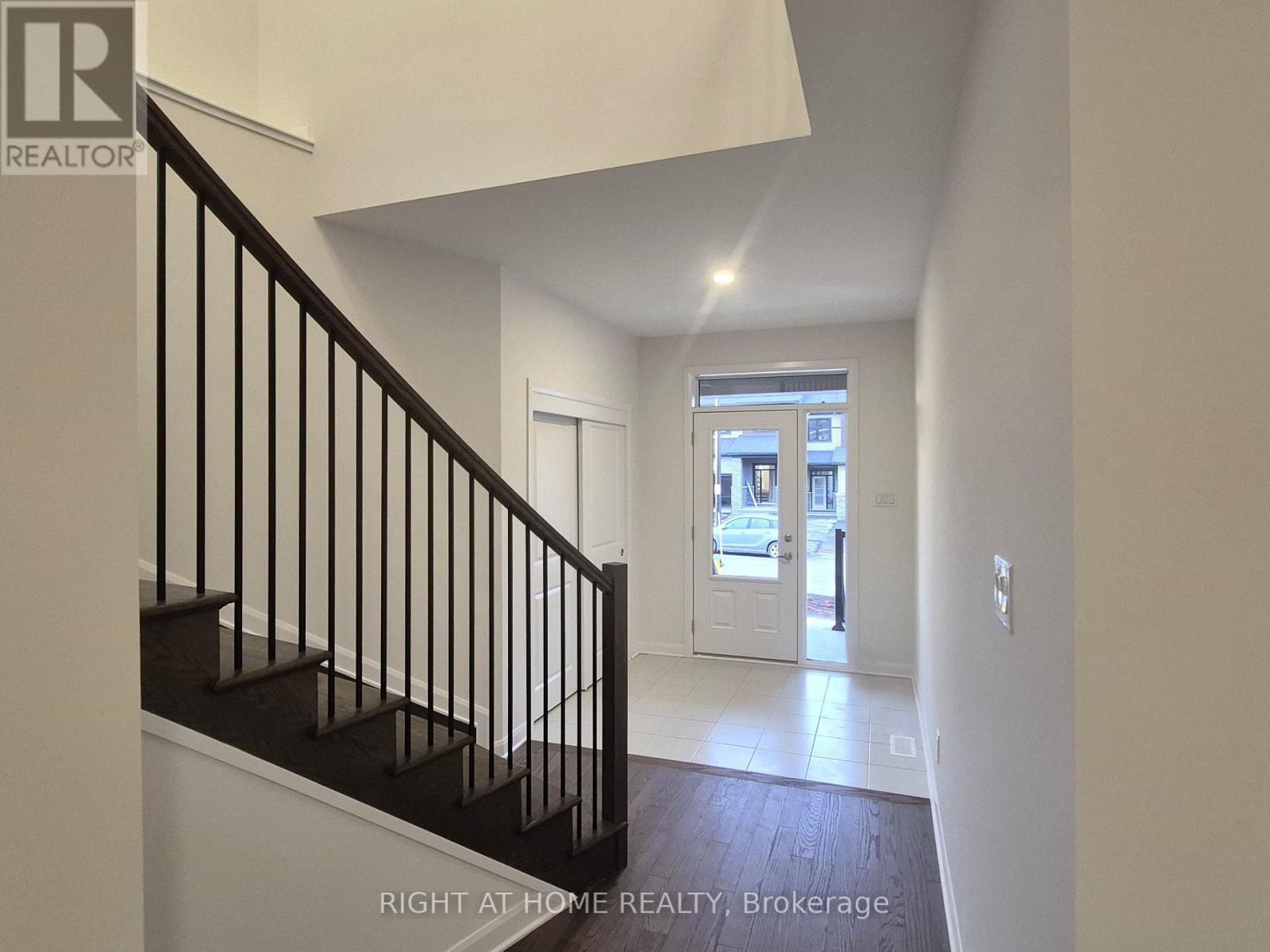 139 Invention Boulevard, Ottawa, Ontario  K2W 0L9 - Photo 2 - X12475281