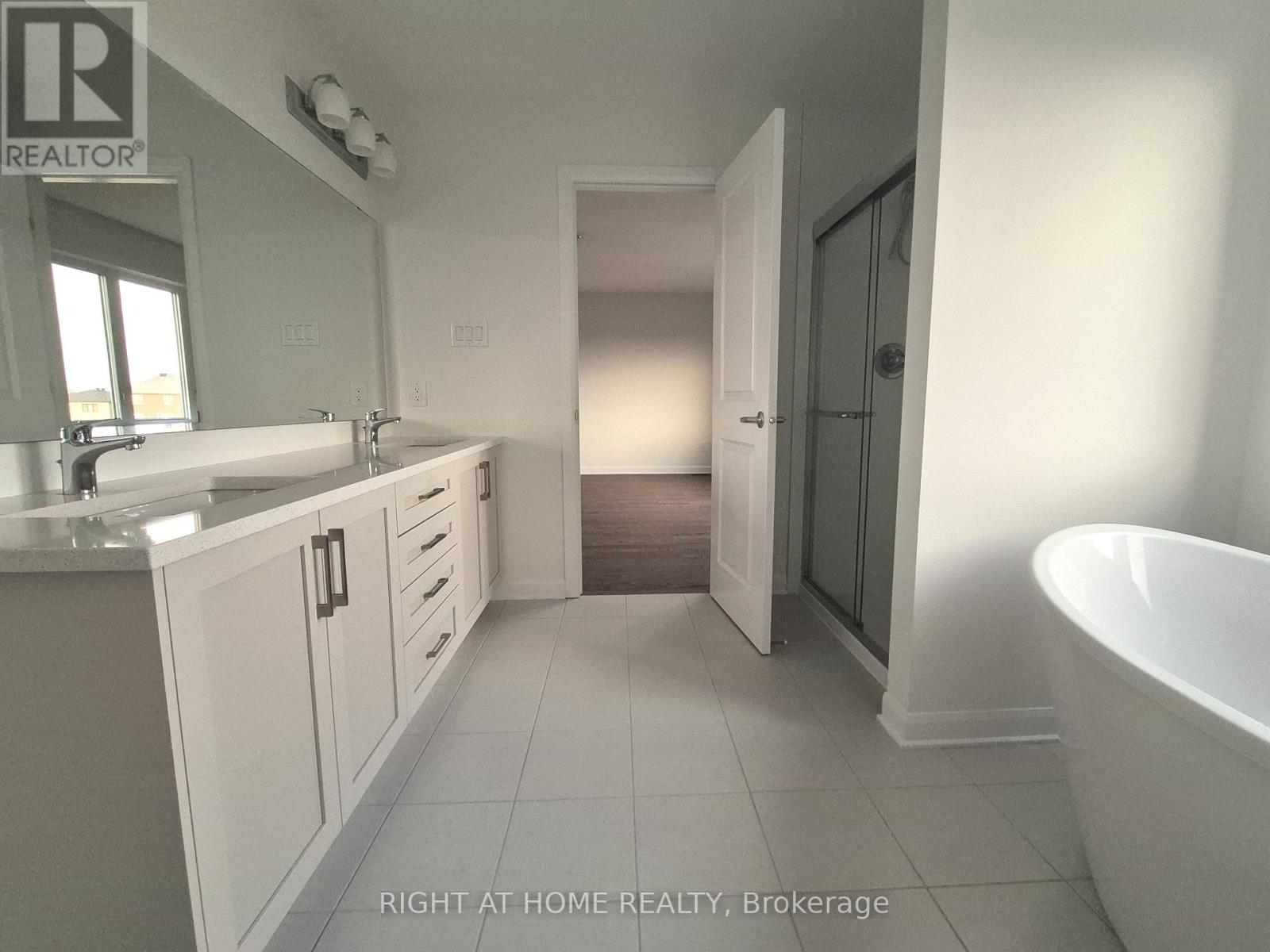 139 Invention Boulevard, Ottawa, Ontario  K2W 0L9 - Photo 10 - X12475281