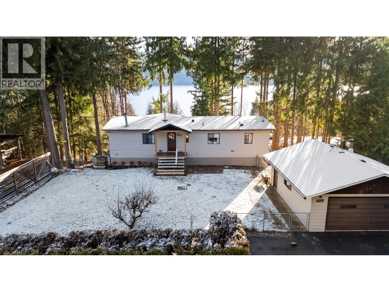 8698 Penwith Way, St. Ives, British Columbia