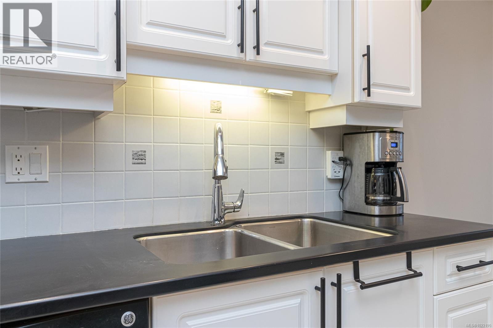 33 909 Admirals Rd, Esquimalt, British Columbia  V9A 2P1 - Photo 16 - 1022195