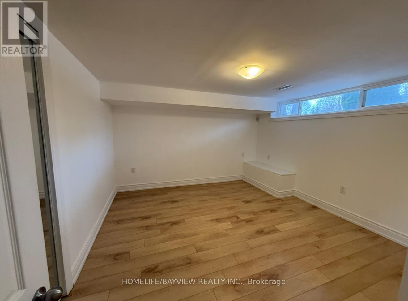 44 Richardson Drive, Aurora, Ontario  L4G 1Z1 - Photo 5 - N12579798