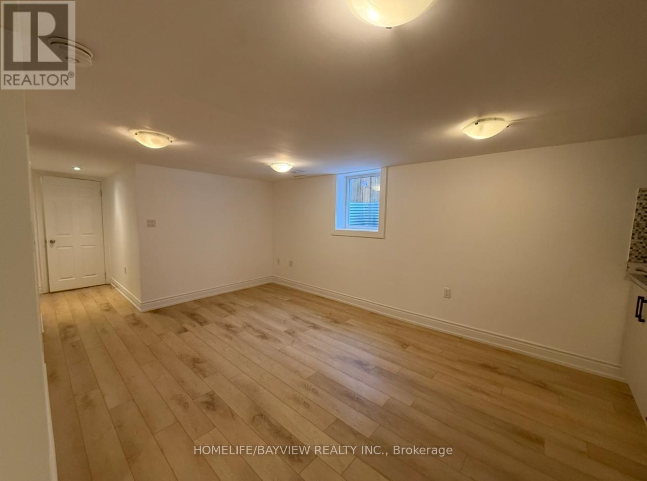 44 Richardson Drive, Aurora, Ontario  L4G 1Z1 - Photo 3 - N12579798