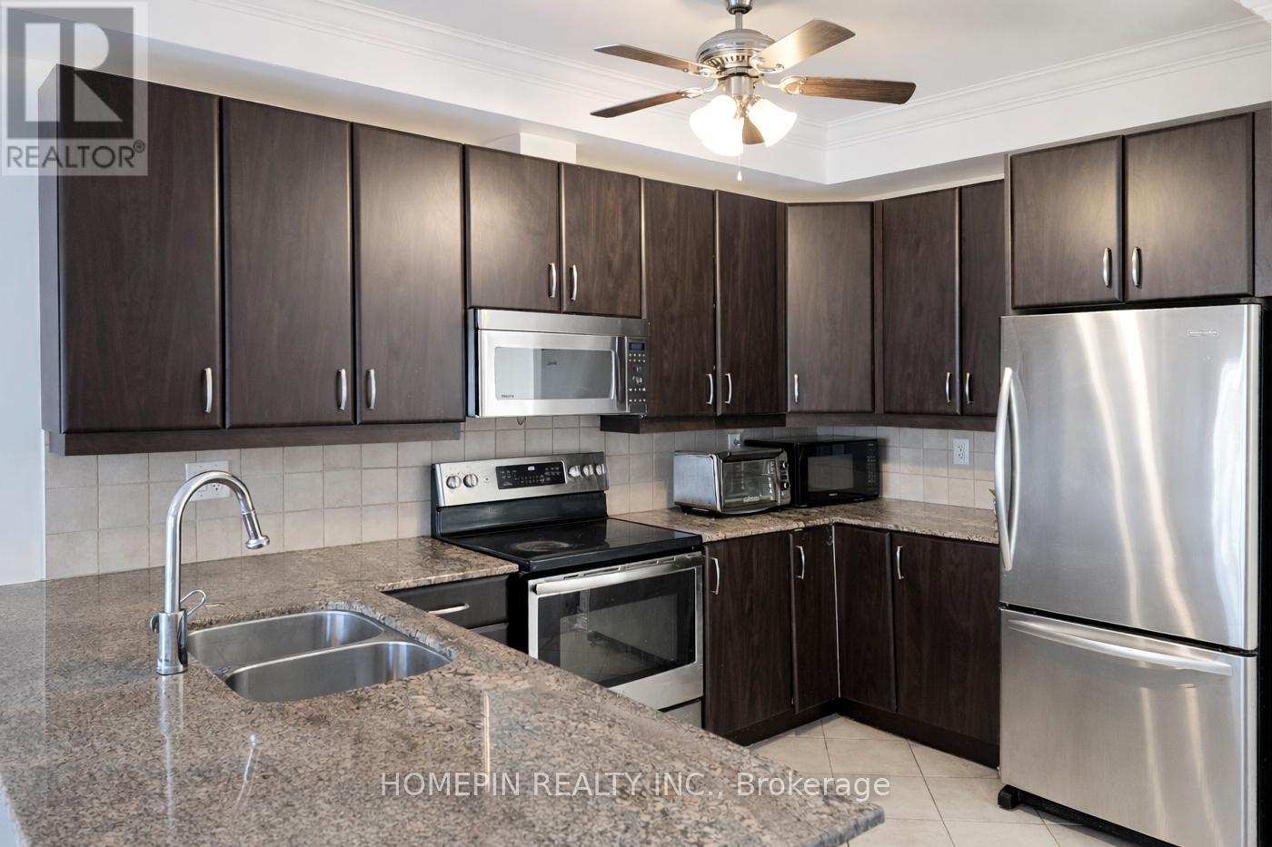 40 Chapman Court, Aurora, Ontario  L4G 0E2 - Photo 9 - N12648850