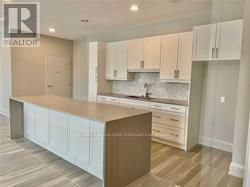 512 - 150 Oak Park Boulevard, Oakville, Ontario  L6H 3P2 - Photo 25 - W12648858