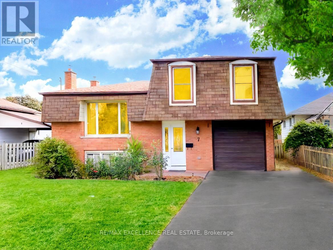 7 DUNNETT BOULEVARD, Belleville, Ontario