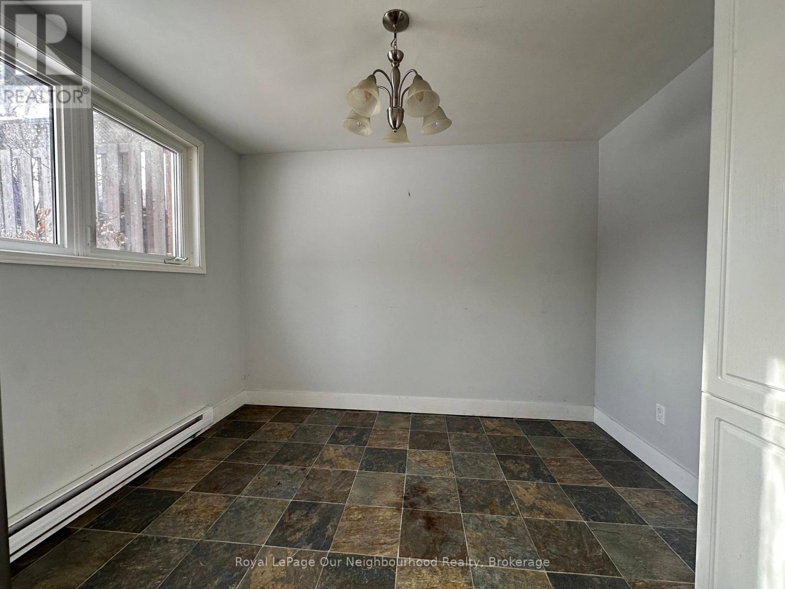 22 Springbrook Drive, Peterborough, Ontario  K9J 1L1 - Photo 9 - X12648884