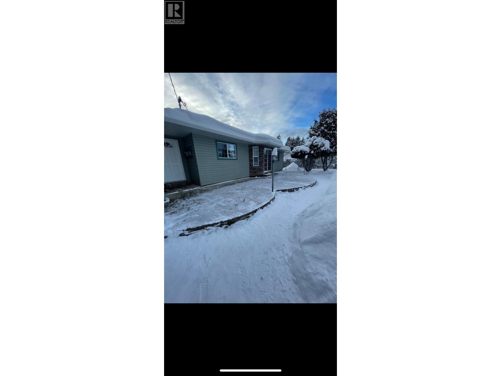 4994 Donsleequa Road, 108 Mile Ranch, British Columbia  V0K 2Z0 - Photo 27 - R3074779