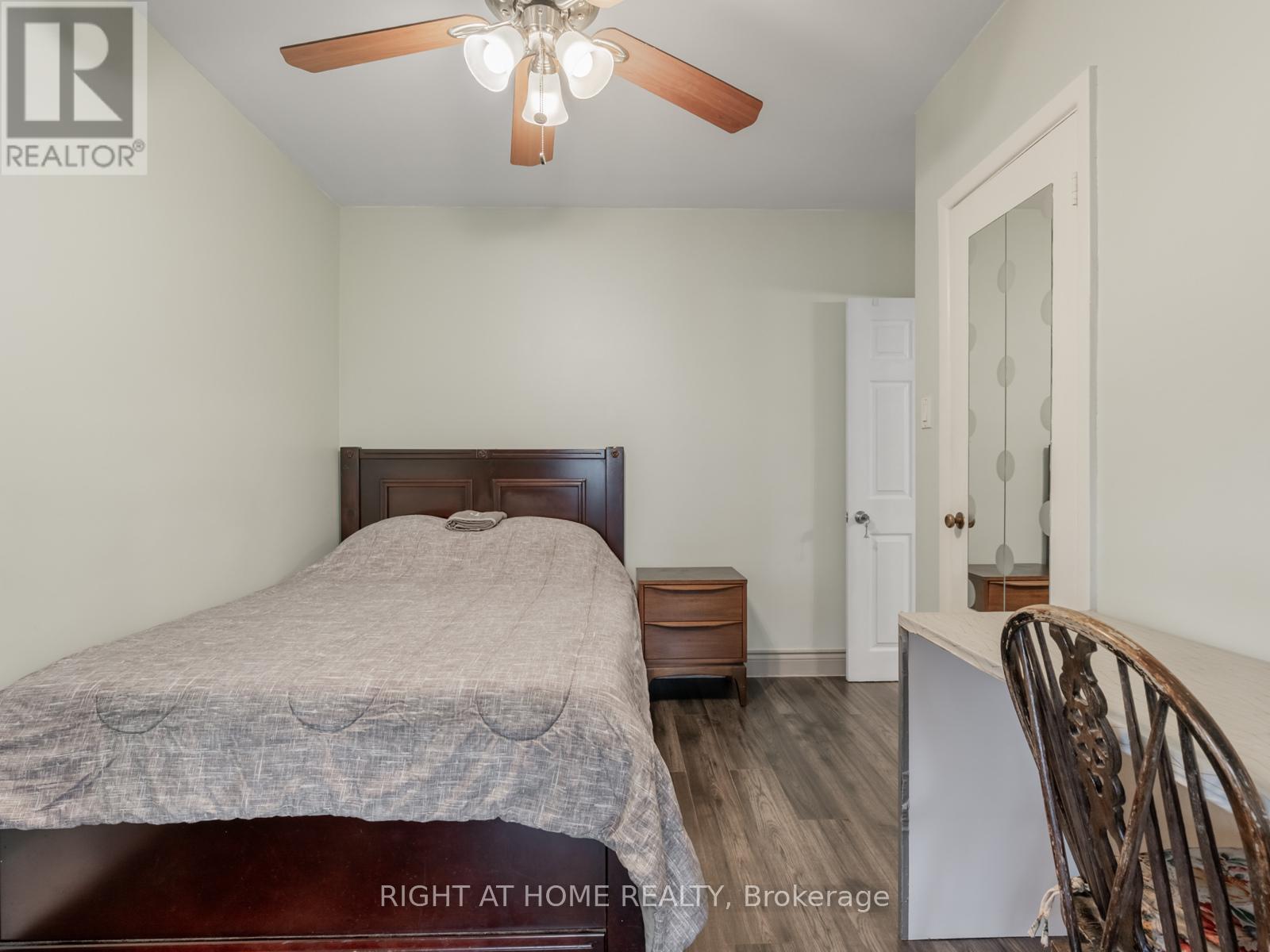 120 Redwater Drive, Toronto, Ontario  M9W 2A2 - Photo 14 - W12648872