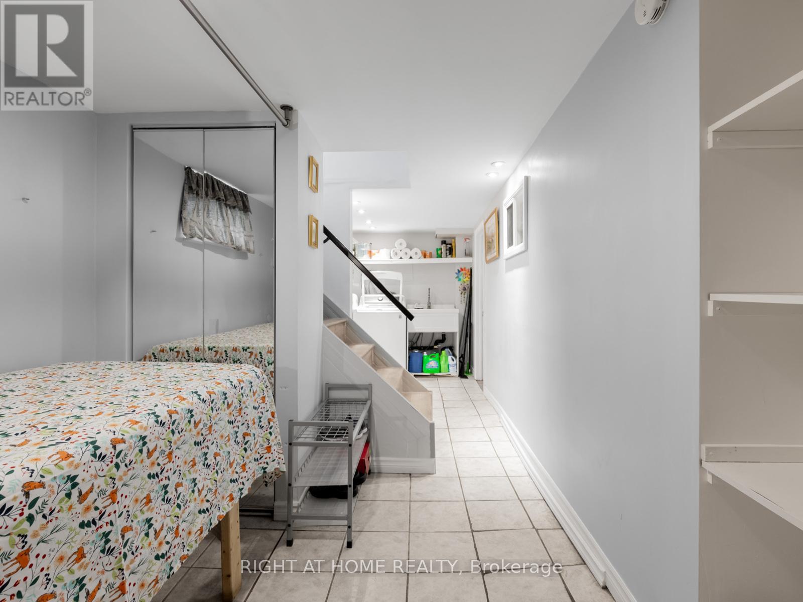 120 Redwater Drive, Toronto, Ontario  M9W 2A2 - Photo 19 - W12648872