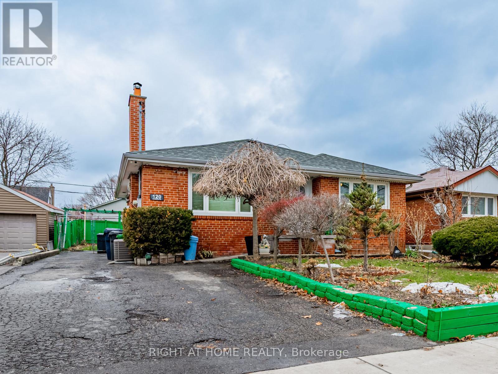 120 Redwater Drive, Toronto, Ontario  M9W 2A2 - Photo 2 - W12648872