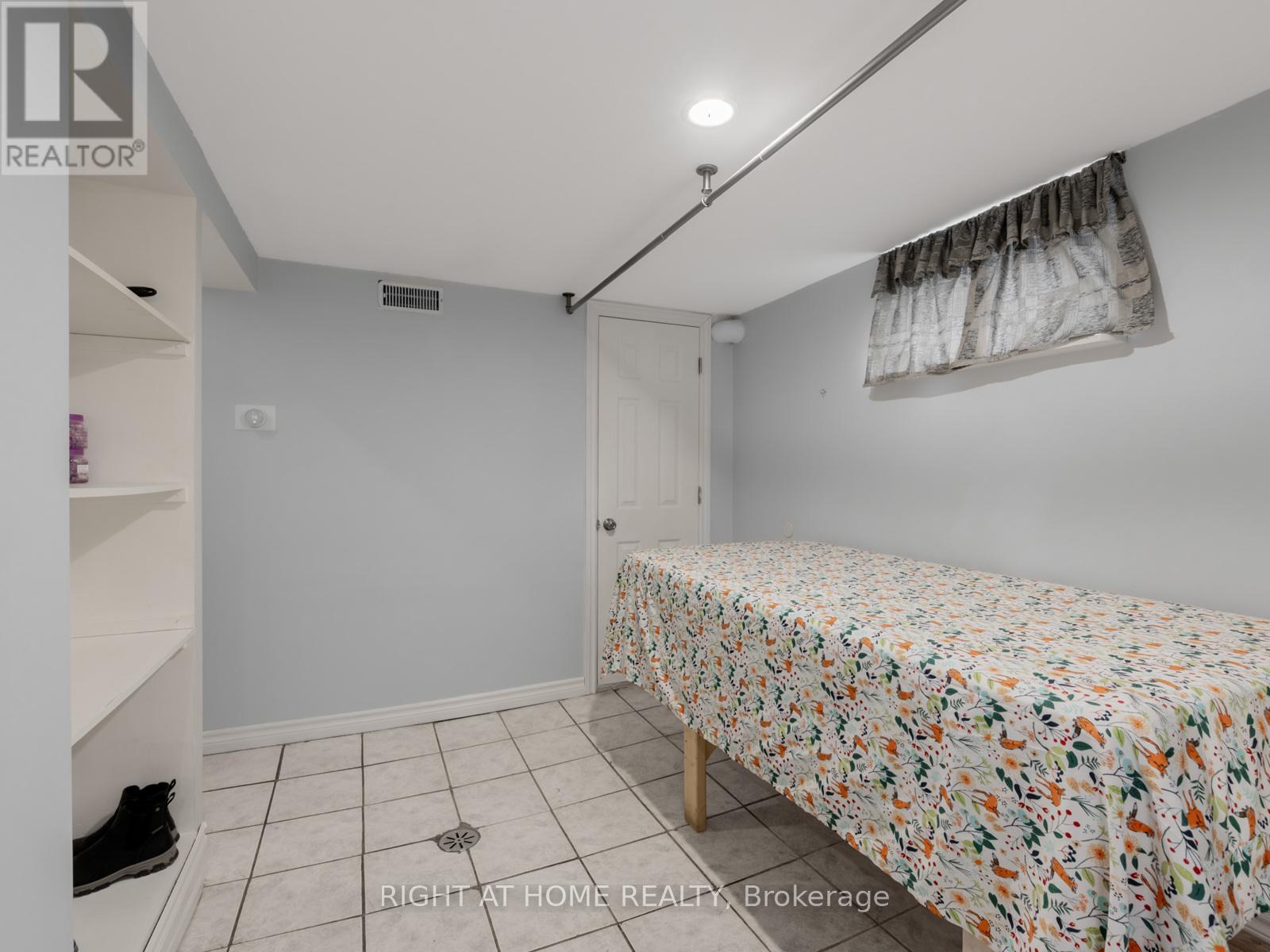 120 Redwater Drive, Toronto, Ontario  M9W 2A2 - Photo 20 - W12648872