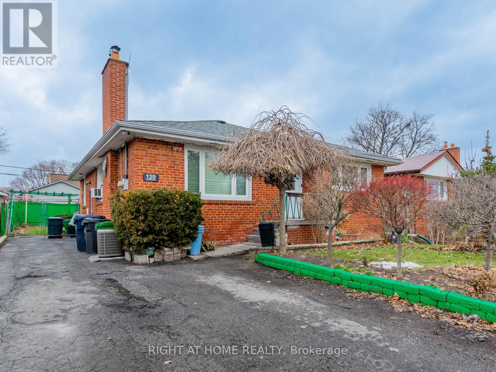120 Redwater Drive, Toronto, Ontario  M9W 2A2 - Photo 3 - W12648872