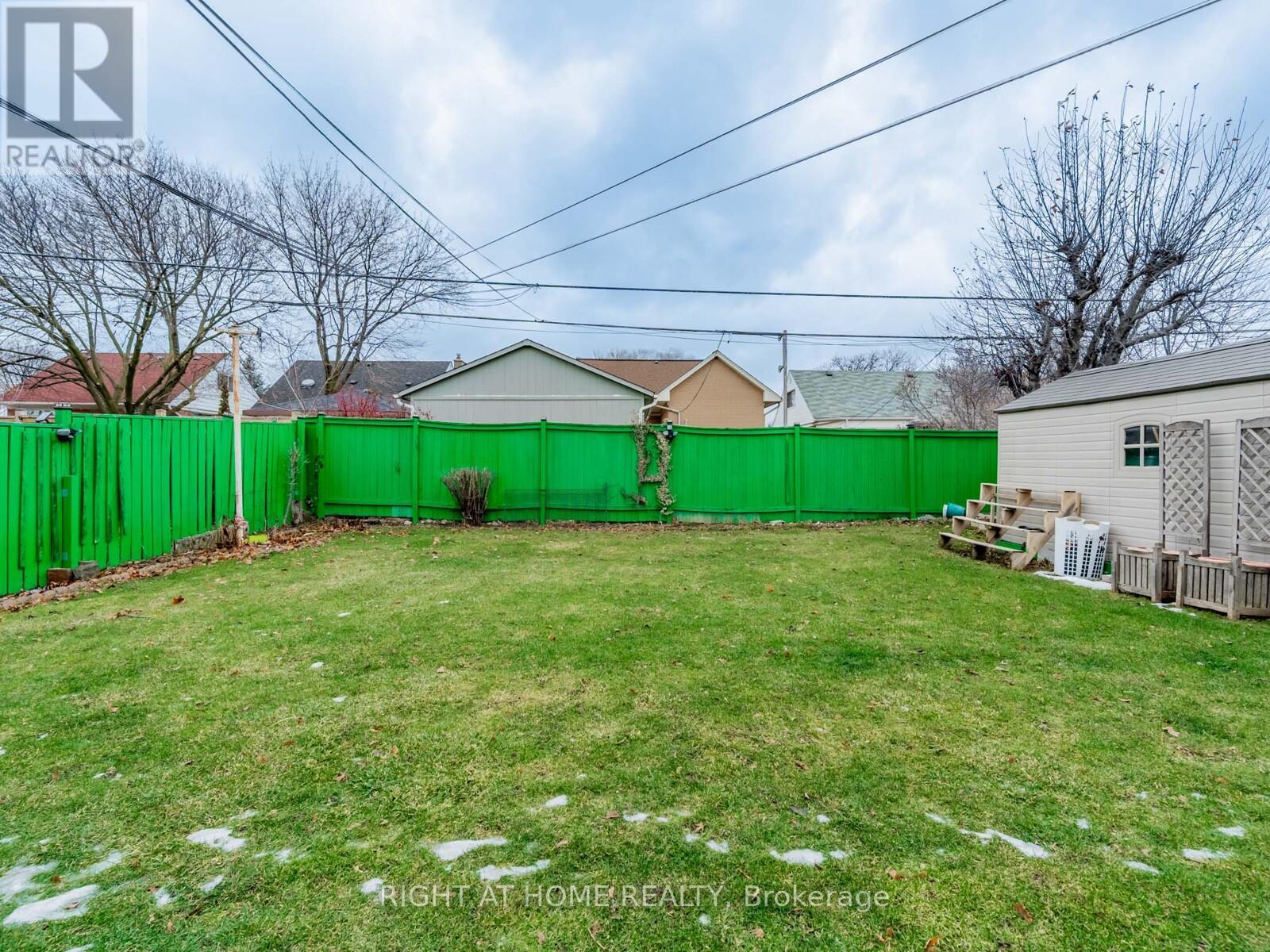 120 Redwater Drive, Toronto, Ontario  M9W 2A2 - Photo 37 - W12648872