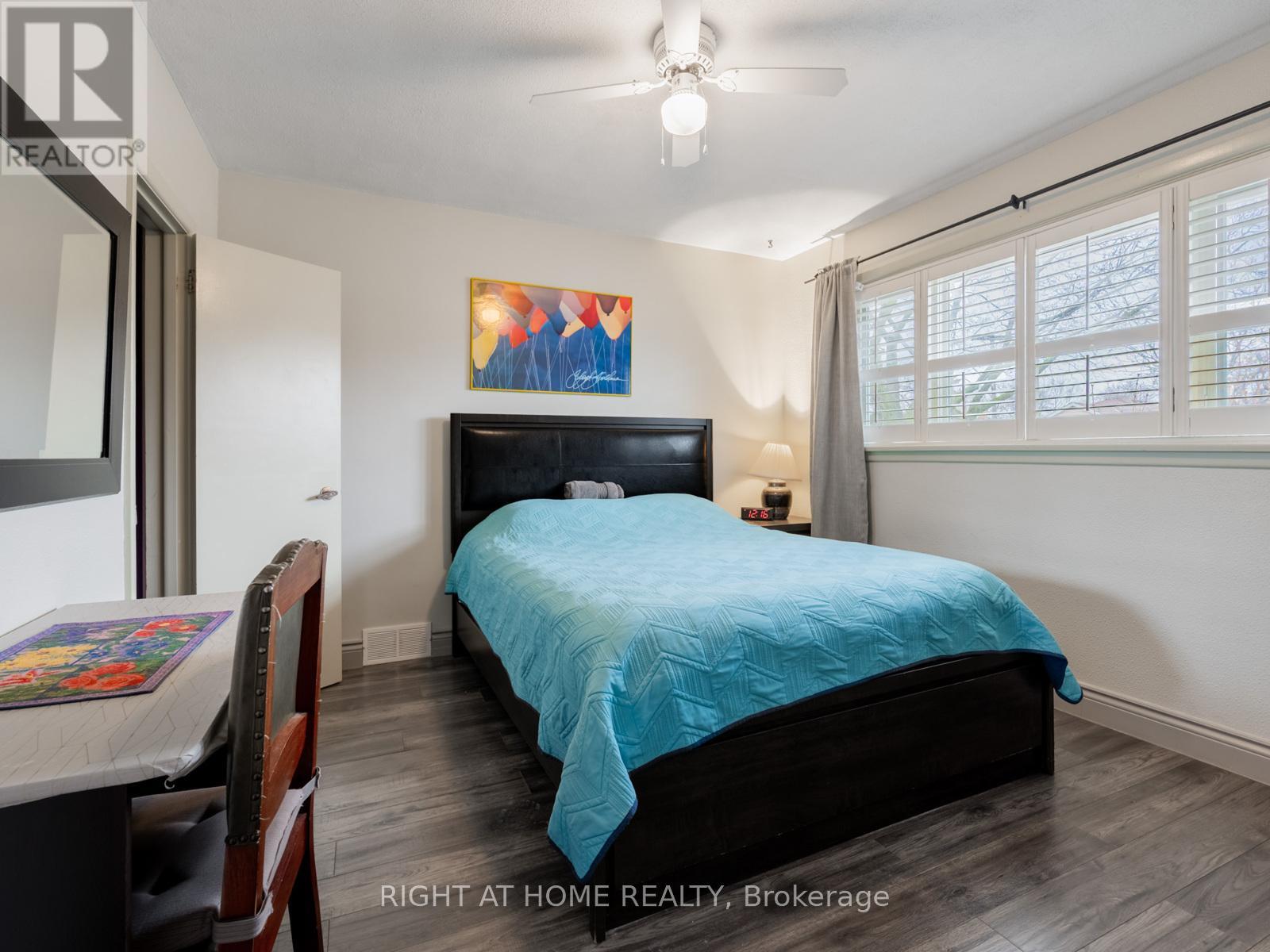 120 Redwater Drive, Toronto, Ontario  M9W 2A2 - Photo 7 - W12648872