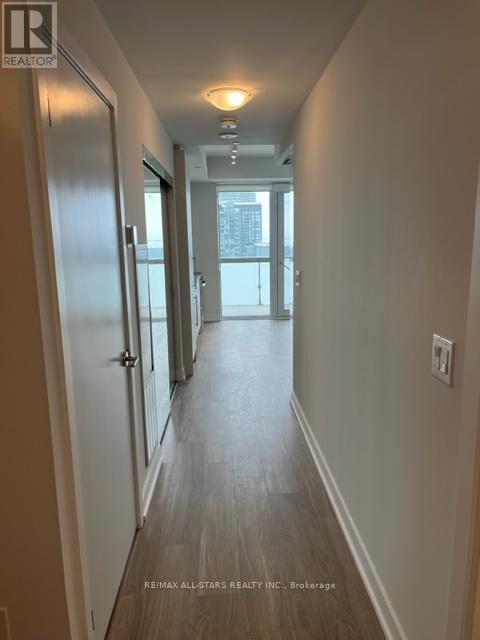 4004 - 430 Square One Drive W, Mississauga, Ontario  L5B 0L6 - Photo 11 - W12648878
