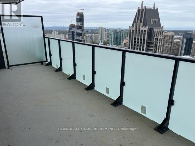 4004 - 430 Square One Drive W, Mississauga, Ontario  L5B 0L6 - Photo 3 - W12648878