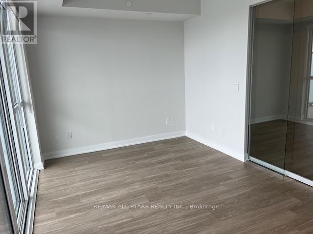 4004 - 430 Square One Drive W, Mississauga, Ontario  L5B 0L6 - Photo 4 - W12648878