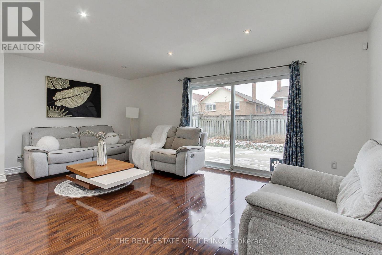 62 Radford Drive, Brampton, Ontario  L6V 2Y9 - Photo 14 - W12648880