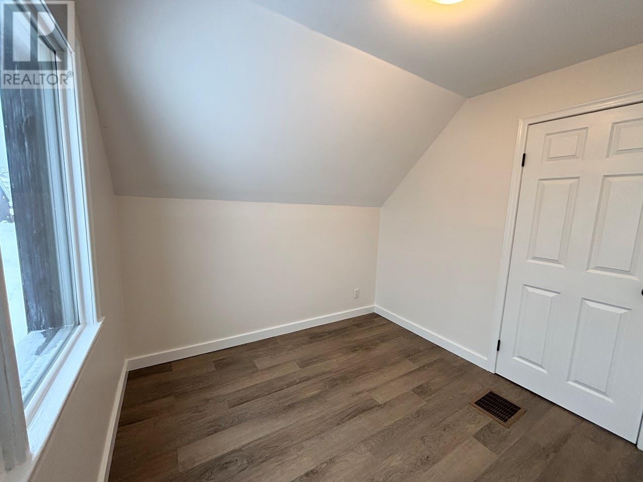 9 Shingwauk Dr, Manitouwadge, Ontario  P0T 2C0 - Photo 22 - TB253423