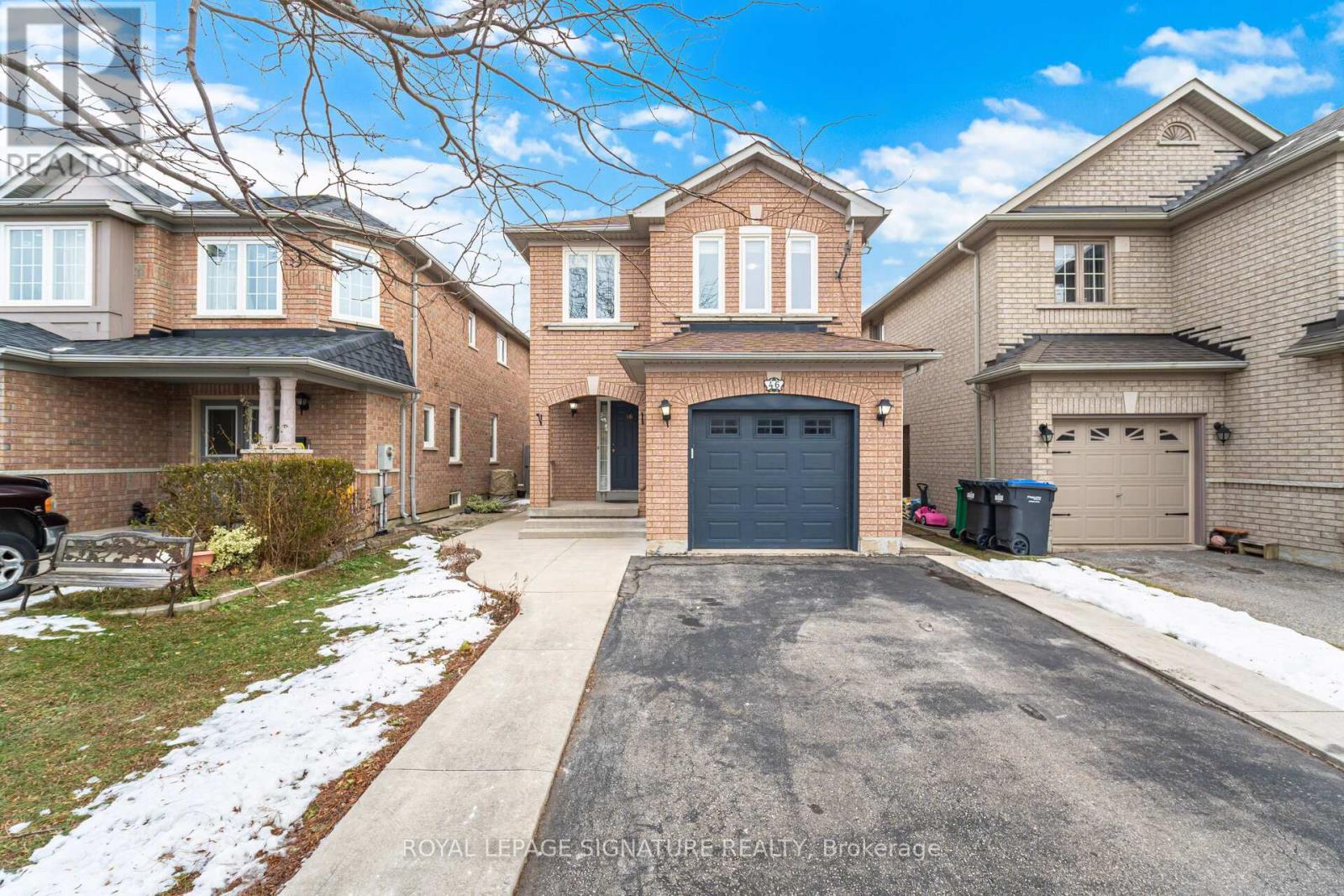 46 Loons Call Crescent, Brampton, Ontario  L6R 2G5 - Photo 2 - W12647964