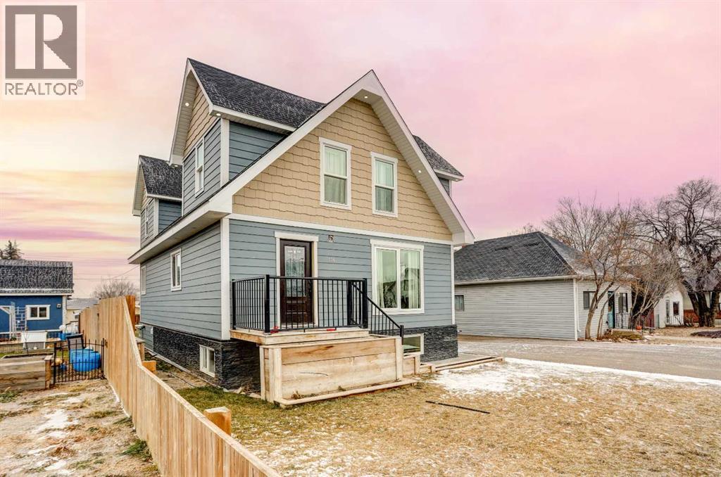 116 4 Avenue E, Bow Island, Alberta  T0K 0G0 - Photo 3 - A2275826