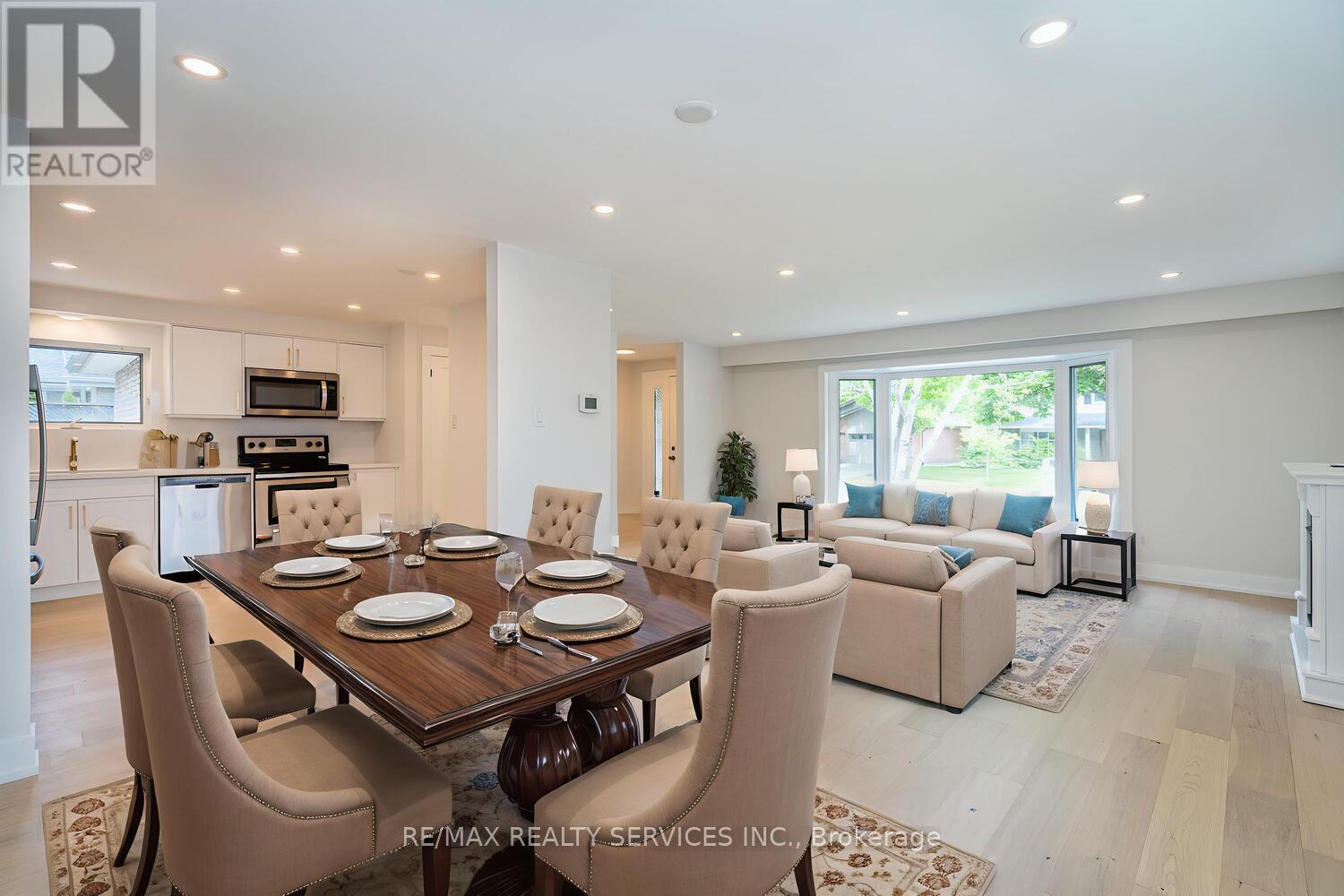 2296 Devon Road, Oakville, Ontario  L6J 5R4 - Photo 10 - W12648904