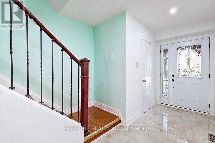 45 Dundalk Drive, Toronto, Ontario  M1P 4V1 - Photo 2 - E12648958