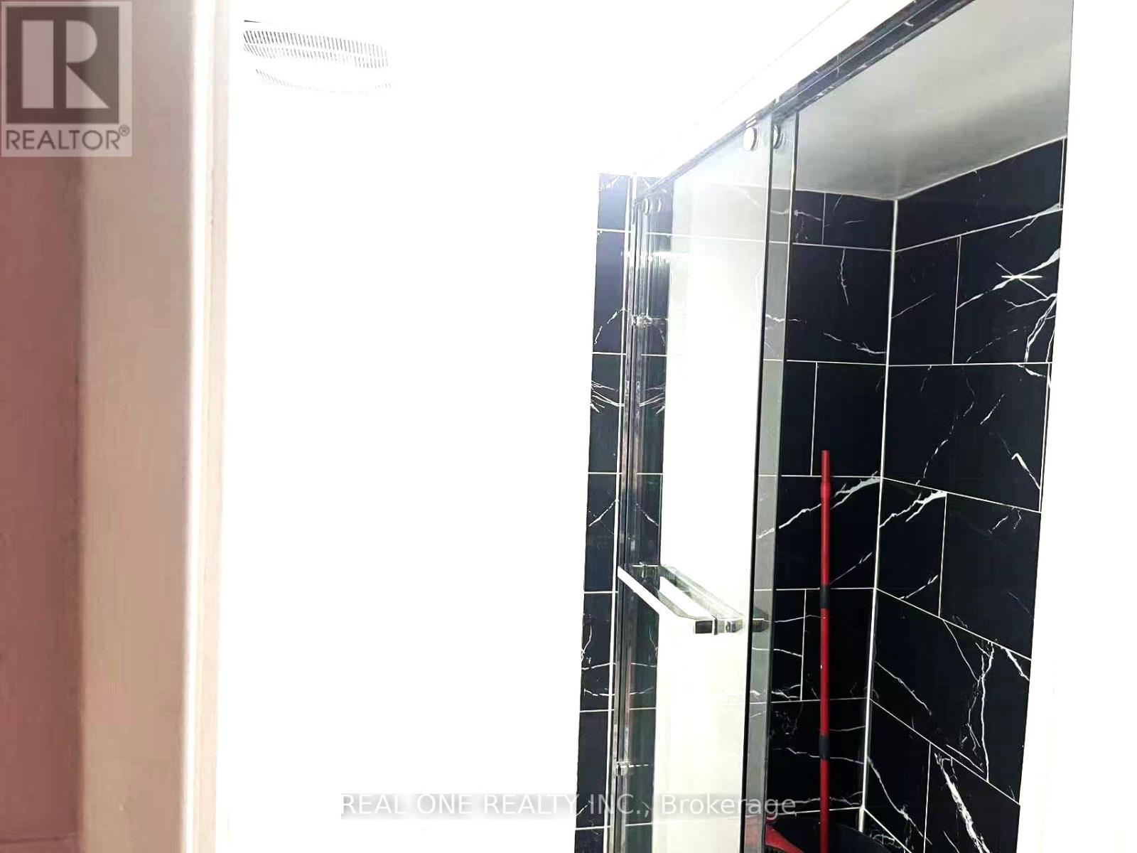 45 Dundalk Drive, Toronto, Ontario  M1P 4V1 - Photo 7 - E12648958