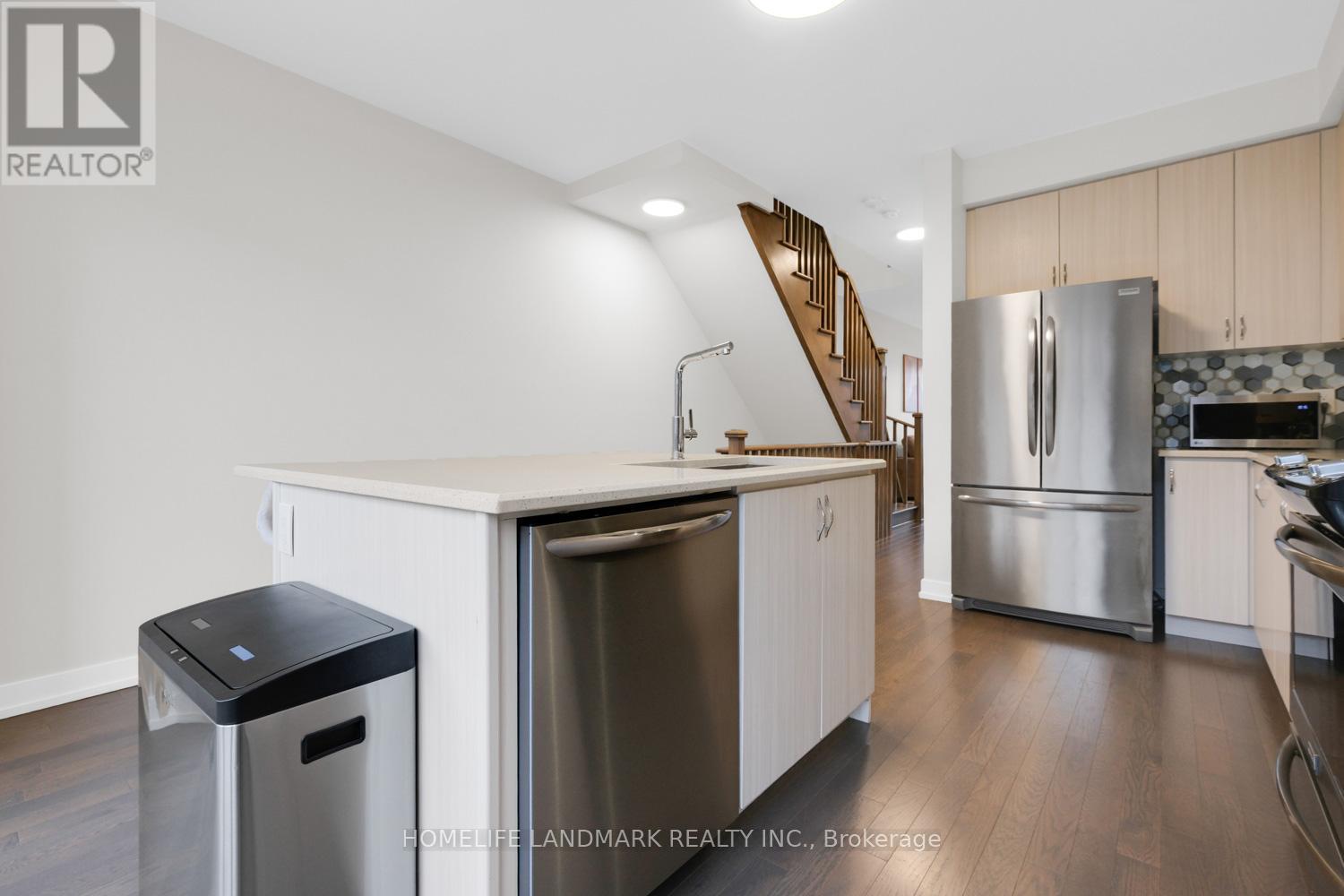 217 Salterton Circle, Vaughan, Ontario  L6A 4Z2 - Photo 14 - N12648946