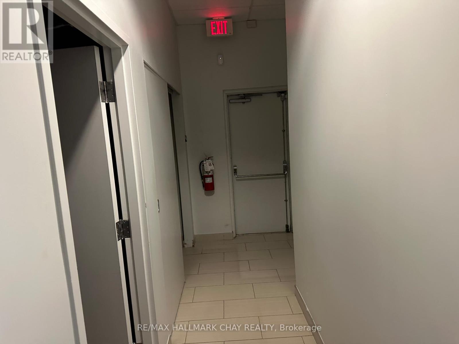 9281 93 Highway, Midland, Ontario  L4R 4K4 - Photo 7 - S12648962