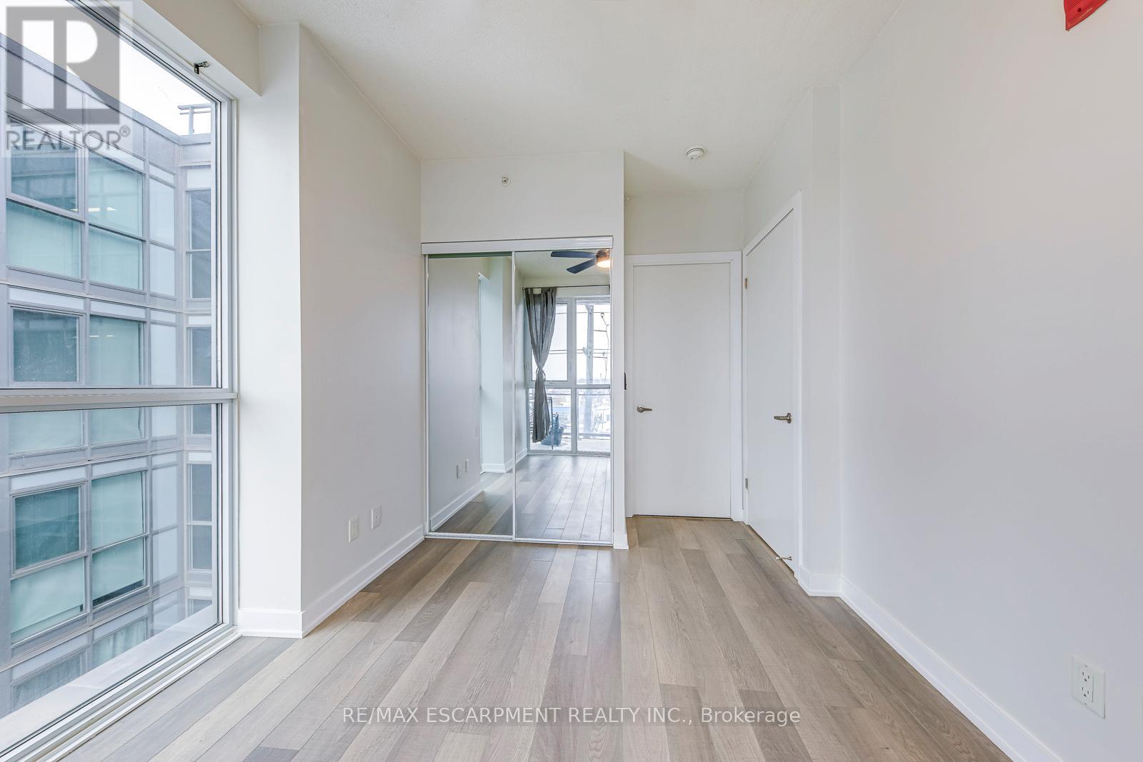 105 - 1135 Cooke Boulevard, Burlington, Ontario  L7T 0C3 - Photo 17 - W12648934