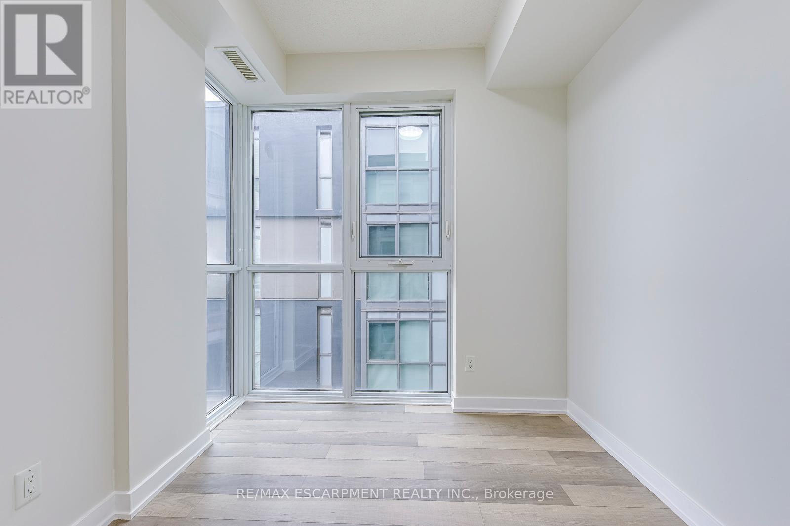 105 - 1135 Cooke Boulevard, Burlington, Ontario  L7T 0C3 - Photo 20 - W12648934