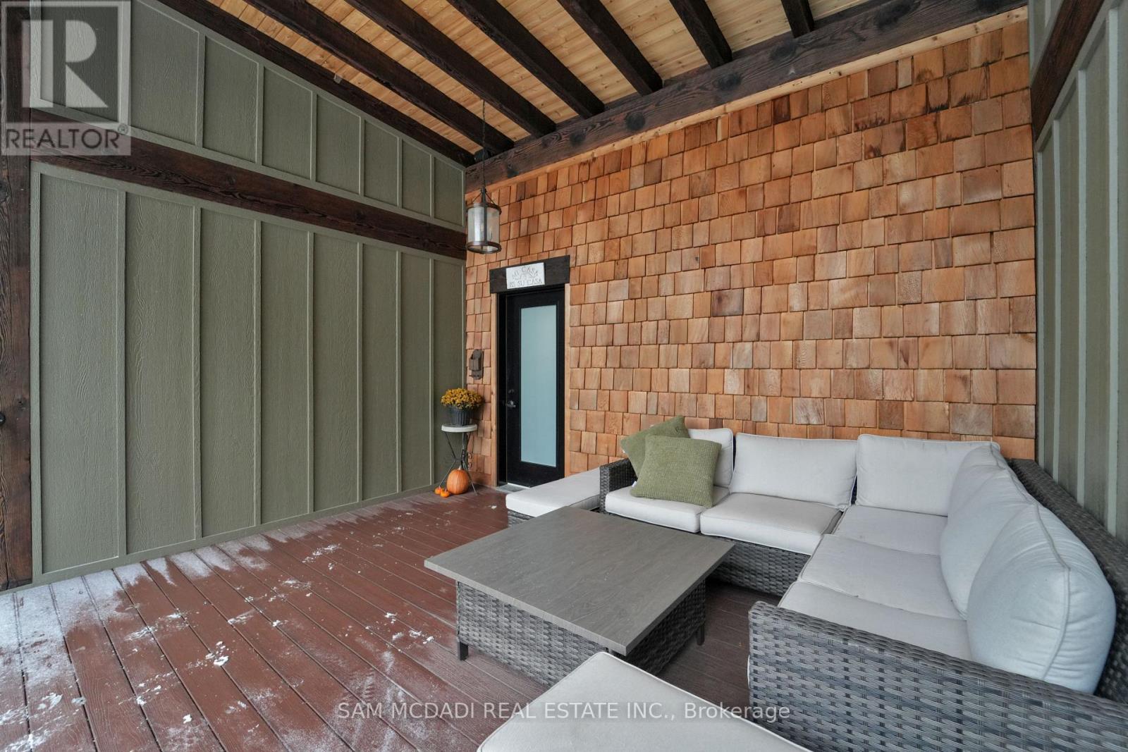 2084 Grand Boulevard, Burlington, Ontario  L7P 0N1 - Photo 2 - W12648942