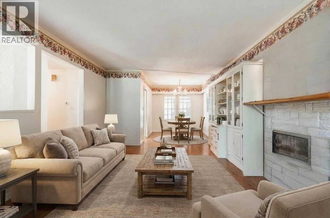 730 Cumberland Street, New Westminster, British Columbia  V3L 4J4 - Photo 2 - R3074877